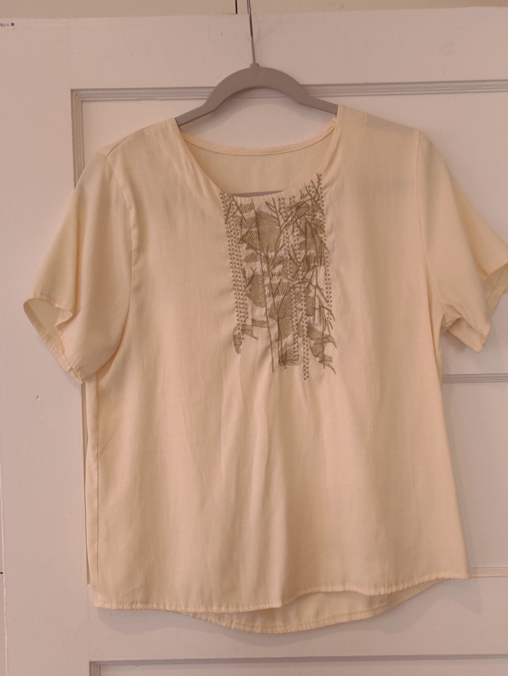Cream Lightweight Cotton Short-Sleeve Embroidered Women's Blouse